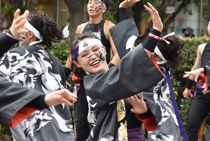 よさこい衣装・祭り衣装　　岡山うらじゃ連　蓮雫様 