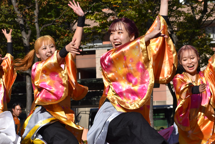 よさこい衣装・祭り衣装　　長崎県立大学リズム戦隊メロディアス様 